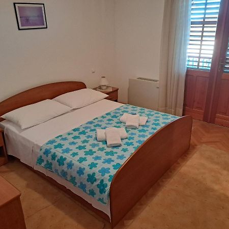 Apartment With Splendid Sea View Трогир Екстериор снимка
