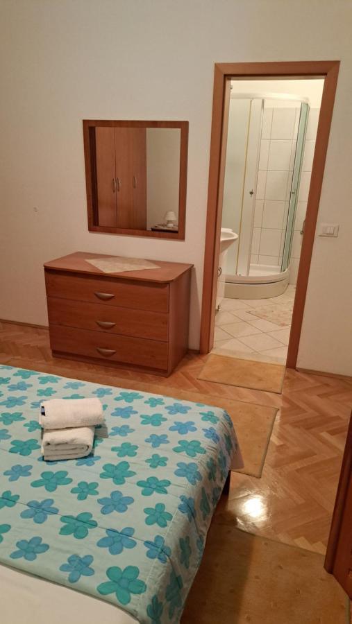 Apartment With Splendid Sea View Трогир Екстериор снимка