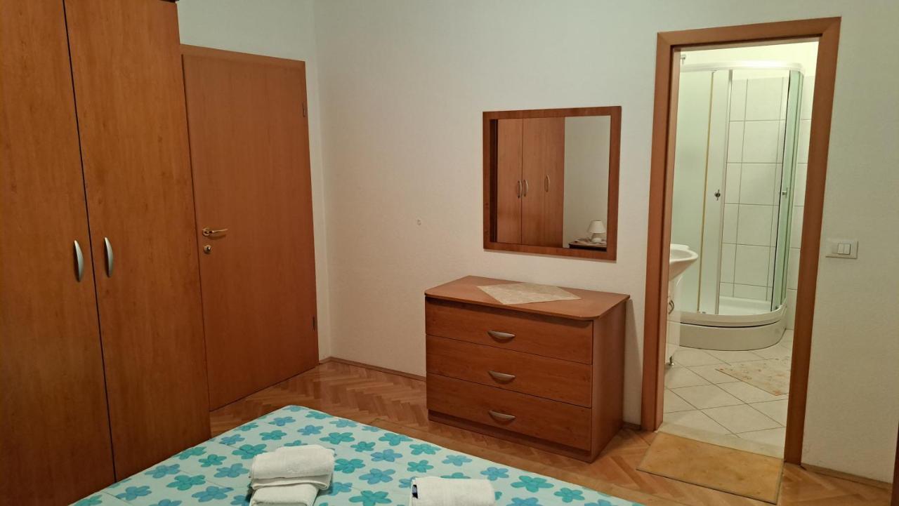 Apartment With Splendid Sea View Трогир Екстериор снимка