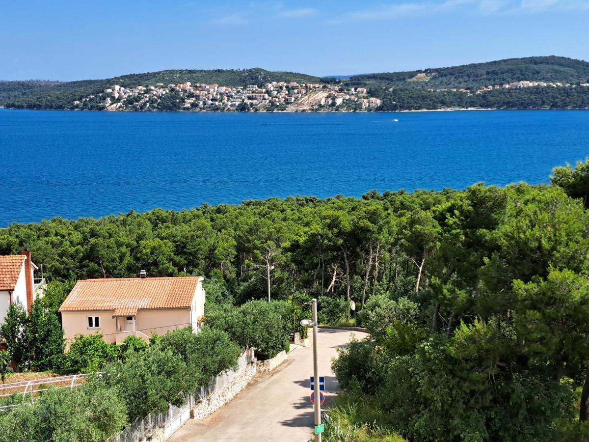 Apartment With Splendid Sea View Трогир Екстериор снимка