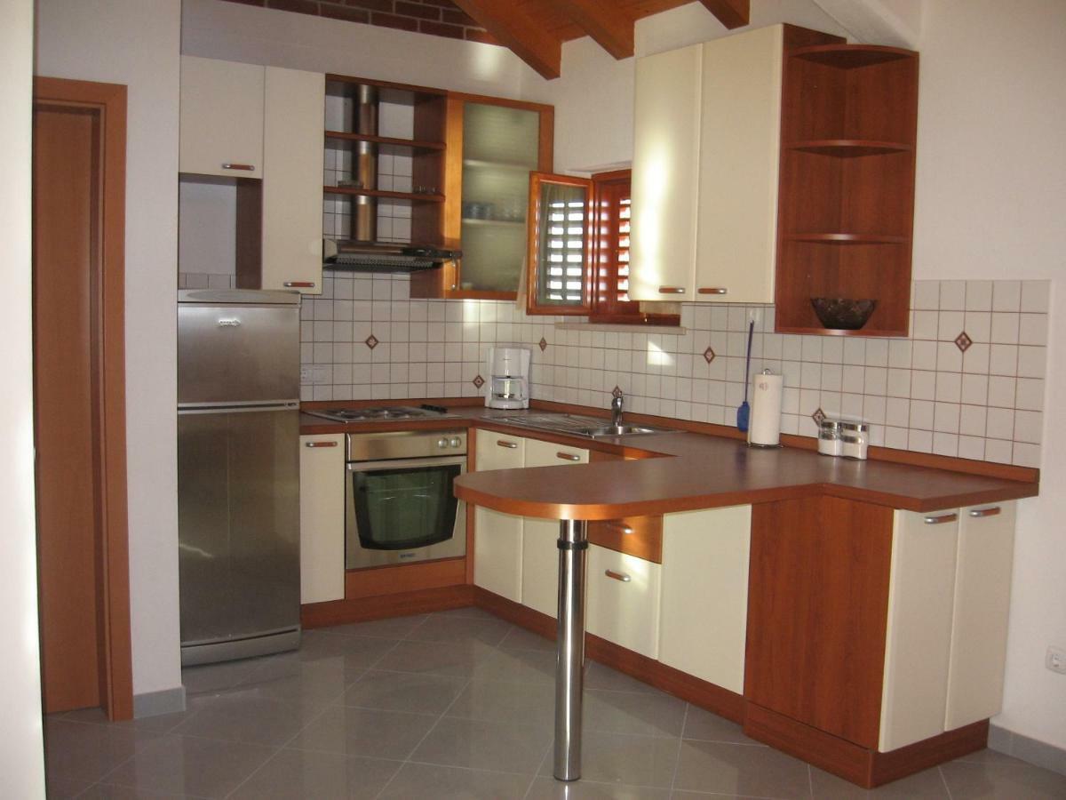 Apartment With Splendid Sea View Трогир Екстериор снимка