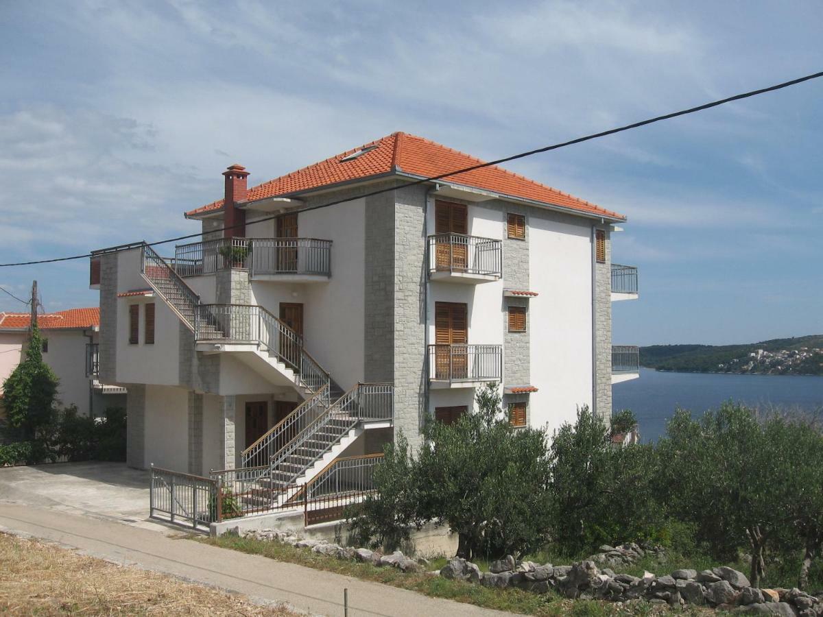 Apartment With Splendid Sea View Трогир Екстериор снимка