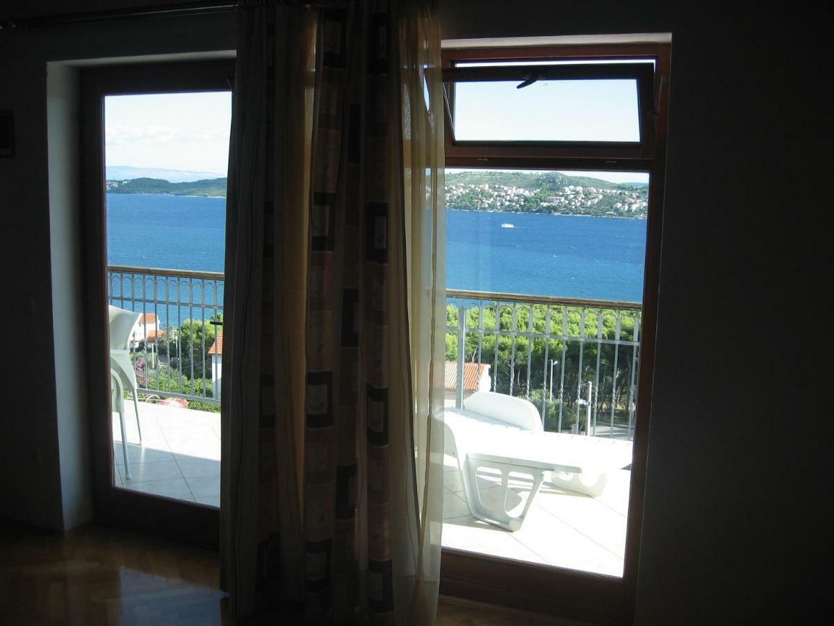 Apartment With Splendid Sea View Трогир Екстериор снимка