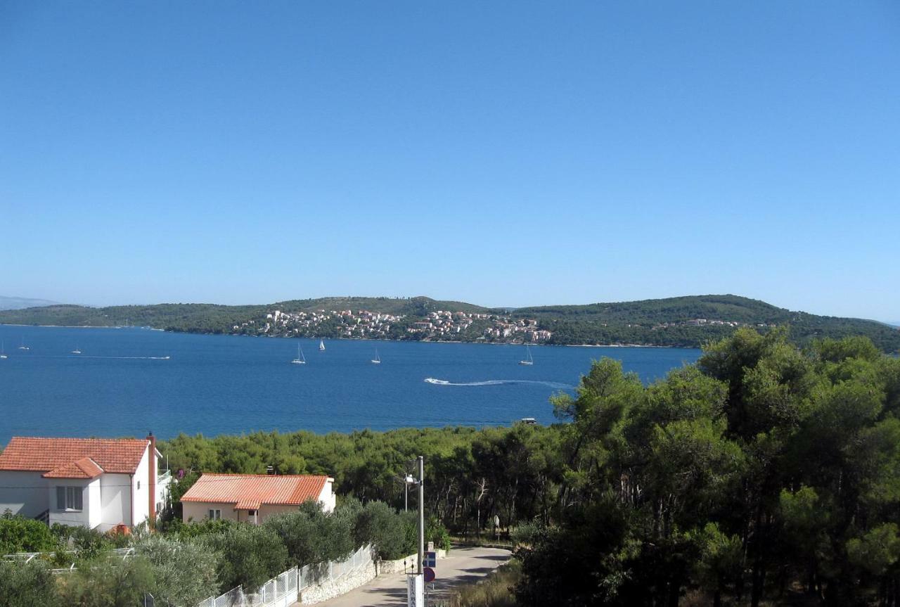 Apartment With Splendid Sea View Трогир Екстериор снимка