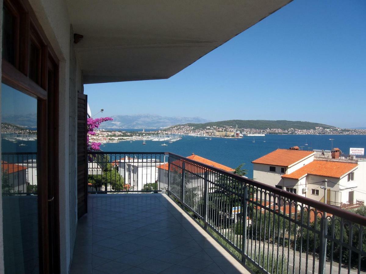 Apartment With Splendid Sea View Трогир Екстериор снимка