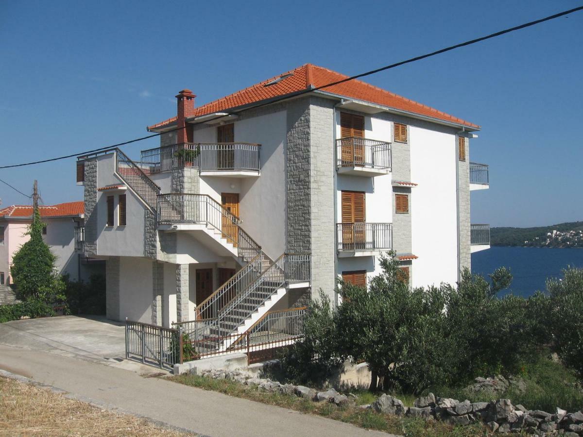 Apartment With Splendid Sea View Трогир Екстериор снимка