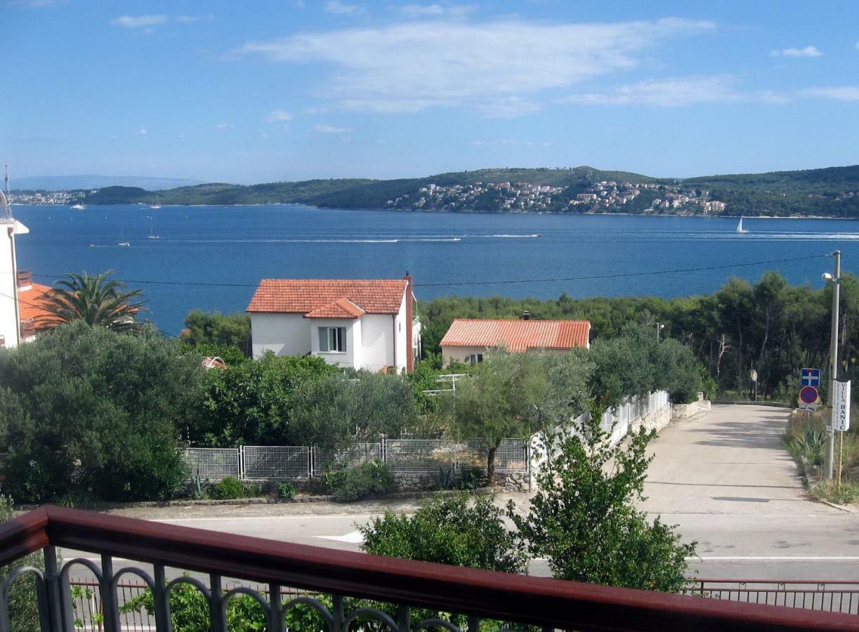 Apartment With Splendid Sea View Трогир Екстериор снимка