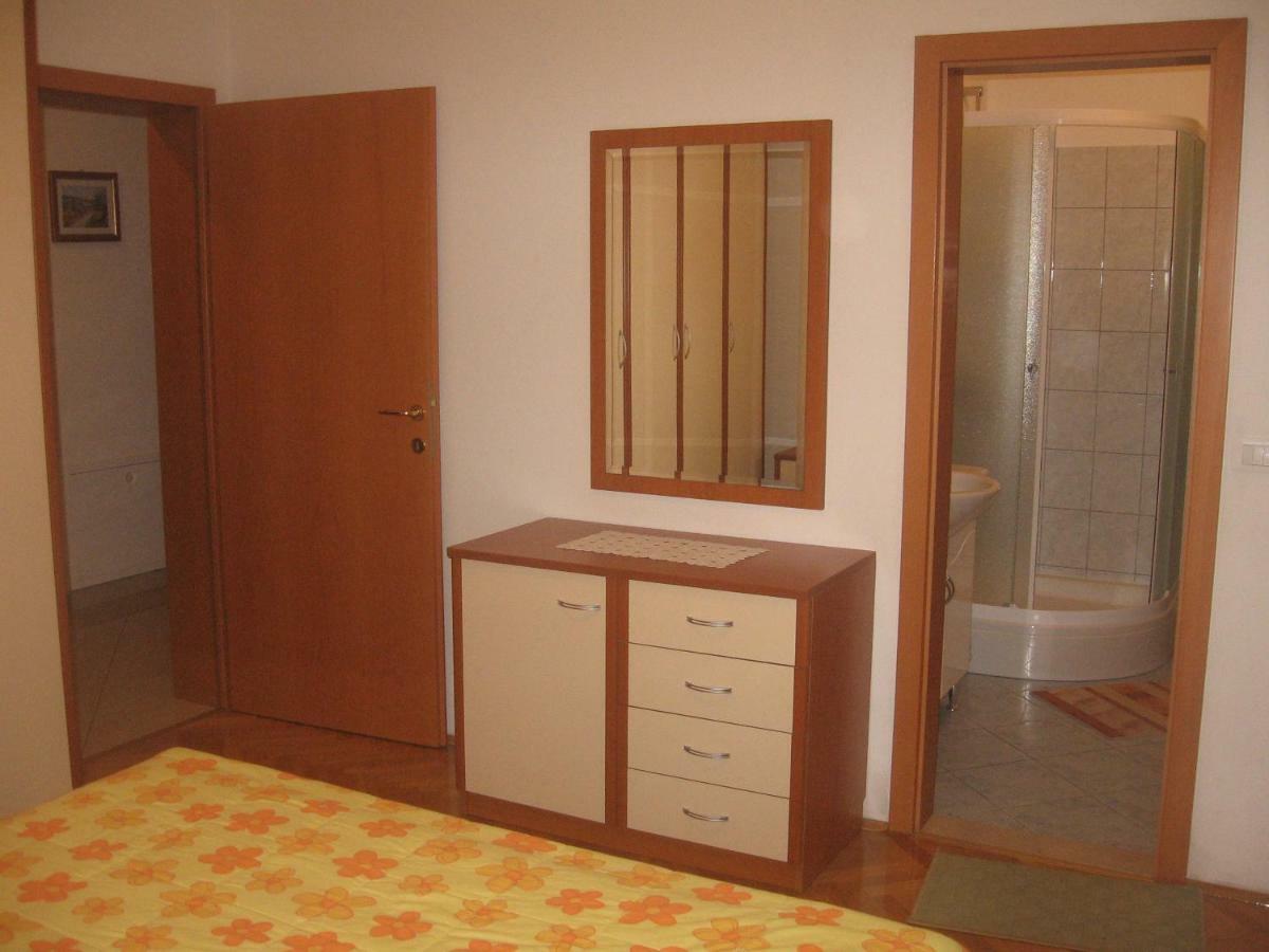 Apartment With Splendid Sea View Трогир Екстериор снимка