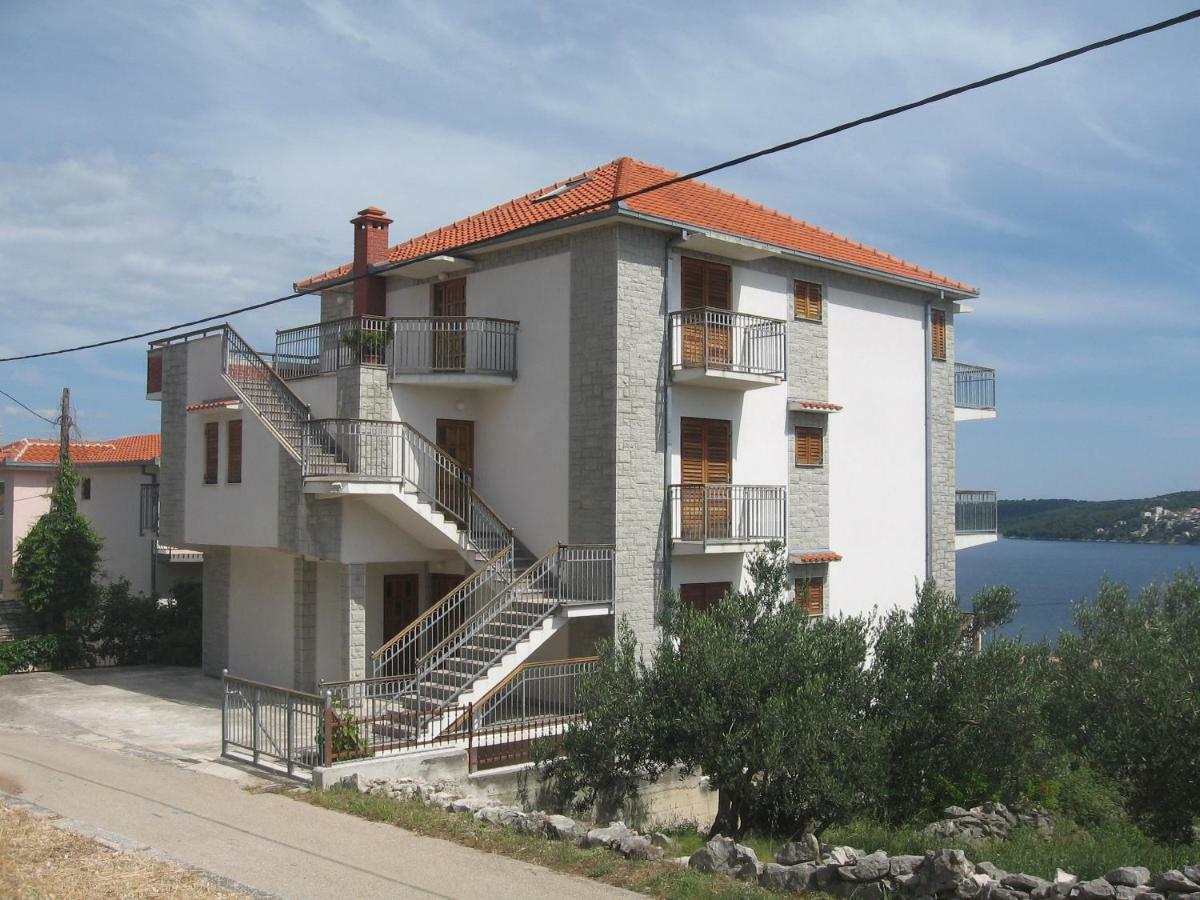 Apartment With Splendid Sea View Трогир Екстериор снимка